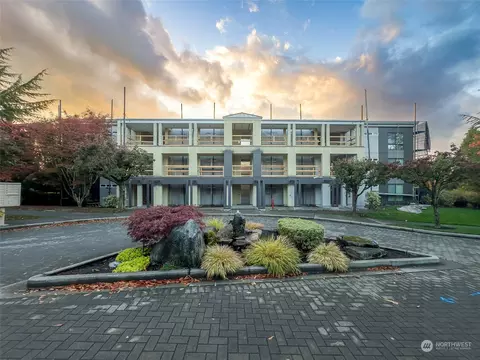 131 8th Ln #8, Kirkland, WA 98033