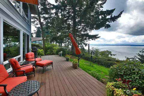 3496 Marine View Dr, Greenbank, WA 98253