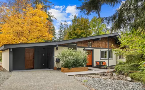 44517 SE 142nd Pl, North Bend, WA 98045