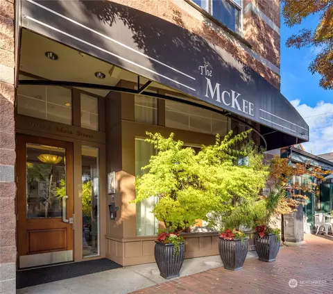 10042 Main St #204, Bellevue, WA 98004