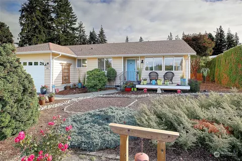 346 Heather Dr, Camano Island, WA 98282