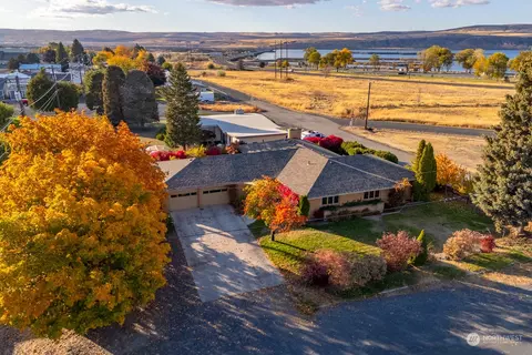 106 W Lewis St, Coulee City, WA 99115