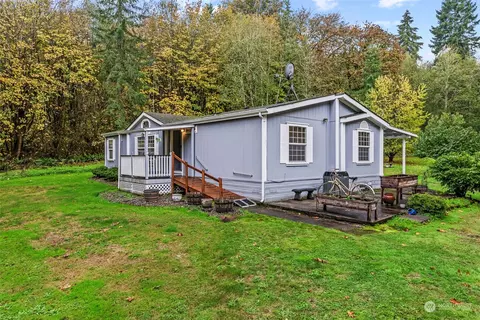 1197 Chapman Rd, Castle Rock, WA 98611