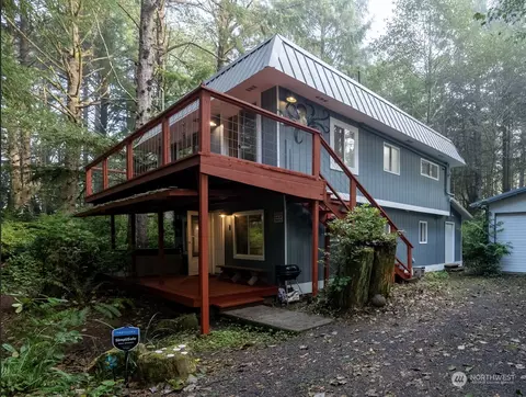 12 Dolphin Ln, Copalis Beach, WA 98535