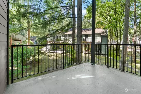 14715 NE 31st St #4C, Bellevue, WA 98007
