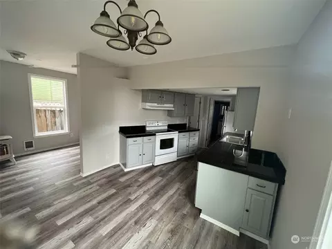 2208 Oakes Ave, Everett, WA 98201 photo 5