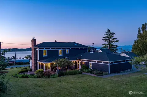 5 NE 9th St, Coupeville, WA 98239