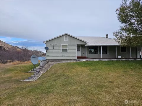196 A Bolster Rd, Oroville, WA 98844