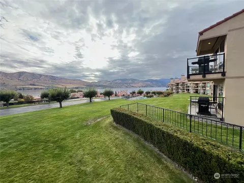 100 Lake Chelan Shores Dr #15-5B, Chelan, WA 98816