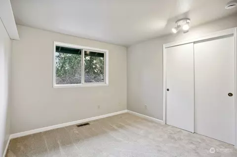 Bedroom - 24219 15th Pl SE, Bothell, WA 98021 photo 5 of 5