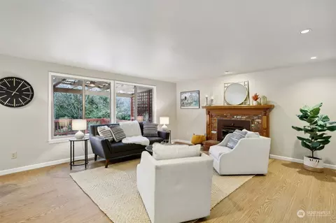 Living - 24219 15th Pl SE, Bothell, WA 98021 photo 4 of 6
