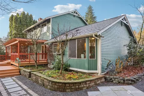 Exterior - 24219 15th Pl SE, Bothell, WA 98021 photo 7 of 12