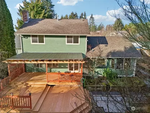 Exterior - 24219 15th Pl SE, Bothell, WA 98021 photo 6 of 12
