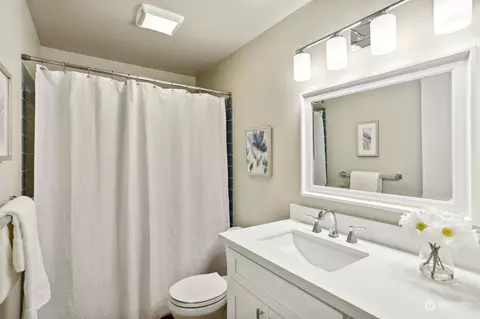 Bath - 24219 15th Pl SE, Bothell, WA 98021 photo 3 of 3