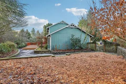 Exterior - 24219 15th Pl SE, Bothell, WA 98021 photo 8 of 12