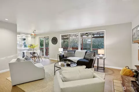 Living - 24219 15th Pl SE, Bothell, WA 98021 photo 6 of 6