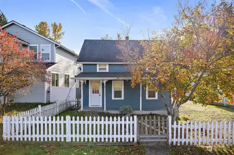 625 Center St W, Eatonville, WA 98328