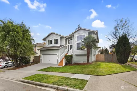 Exterior - 2820 99th Pl SE, Everett, WA 98208 photo 2 of 4