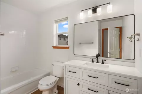 Bath - 2820 99th Pl SE, Everett, WA 98208 photo 4 of 4