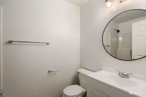 Bath - 2820 99th Pl SE, Everett, WA 98208 photo 3 of 4
