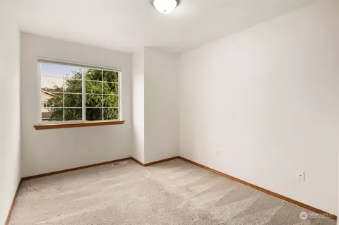 Bedroom - 2820 99th Pl SE, Everett, WA 98208 photo 4 of 6