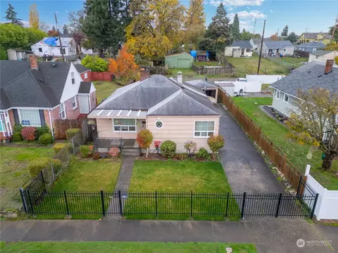 3516 S Ainsworth Ave, Tacoma, WA 98418