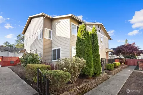 Exterior - 2902 13th St #5B, Everett, WA 98201 photo 4 of 5