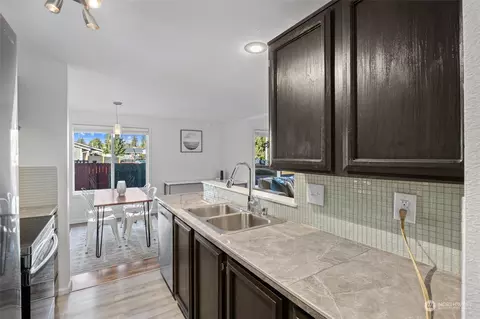 Kitchen - 2902 13th St #5B, Everett, WA 98201 photo 4 of 4
