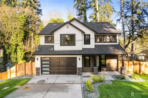 8703 32nd St E, Puyallup, WA 98371