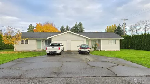 102 Hayes St, Nooksack, WA 98276