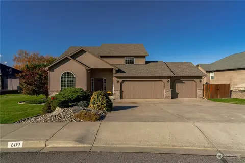609 Briarwood Dr, East Wenatchee, WA 98802