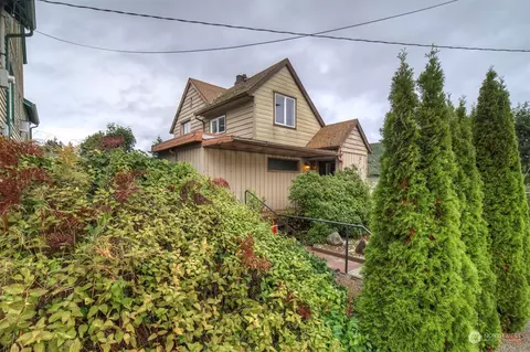 1114 8th St, Bremerton, WA 98337