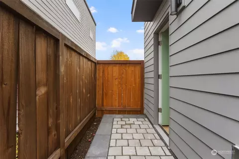 1012 S Donovan St, Seattle, WA 98108 photo 25