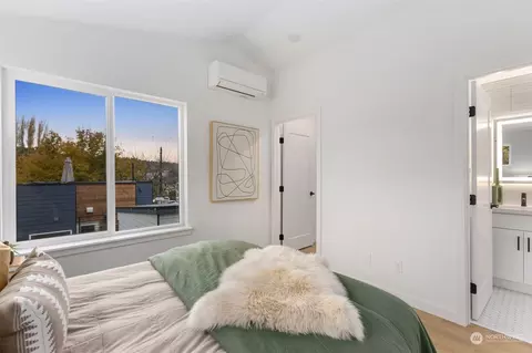1012 S Donovan St, Seattle, WA 98108 photo 12