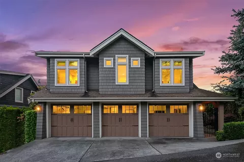 10125 NE 111th Pl, Kirkland, WA 98033