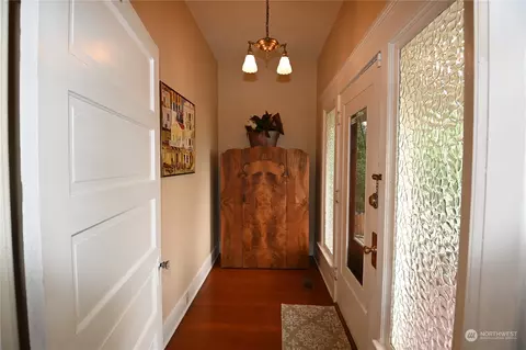 Entry Way - 216 Date St, Sultan, WA 98294 photo 1 of 4