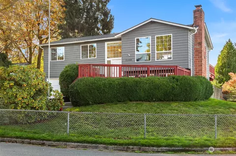 Exterior - 21208 3rd Ave W, Bothell, WA 98021 photo 3 of 6