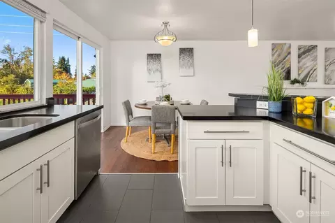 Kitchen - 21208 3rd Ave W, Bothell, WA 98021 photo 2 of 3