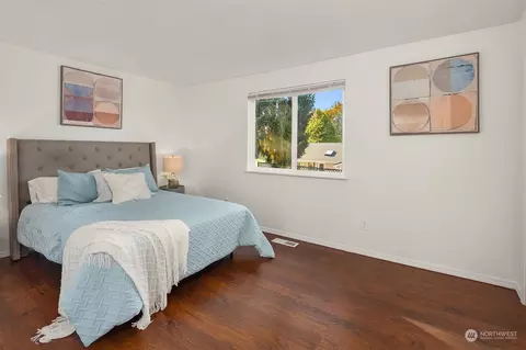 Bedroom - 21208 3rd Ave W, Bothell, WA 98021 photo 1 of 3