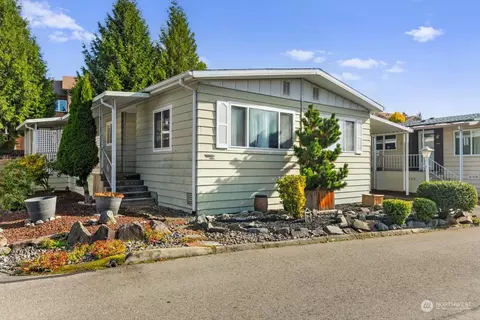 4111 164th St SW #31, Lynnwood, WA 98087