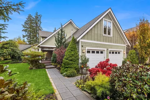 14707 81st Ave NE, Kenmore, WA 98028