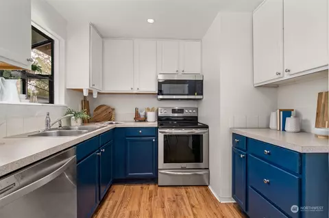 Kitchen - 22700 1st Pl W, Bothell, WA 98021 photo 2 of 2