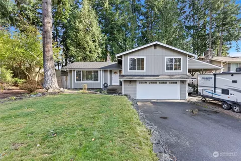 6708 NE Wellington Ln, Bremerton, WA 98311
