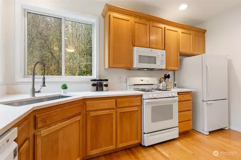 Kitchen - 920 185th St SE, Bothell, WA 98012 photo 6 of 6
