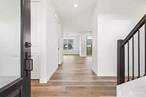 Entry Way - 1121 Okerlund Dr, Enumclaw, WA 98022 photo 1 of 6
