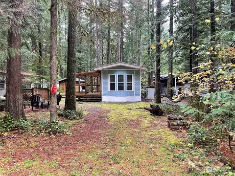 302 Schinn Canyon Dr, Deming, WA 98244