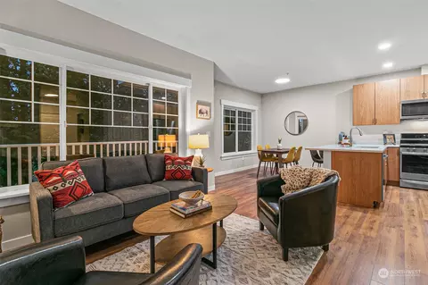 14140 SE 171st Way #E204, Renton, WA 98058