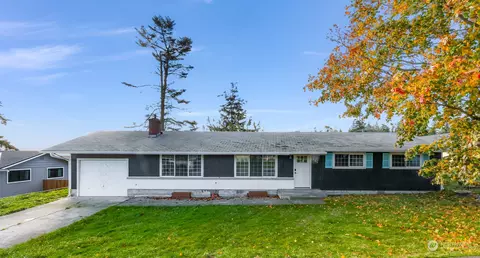 649 SW 4th Ave, Oak Harbor, WA 98277