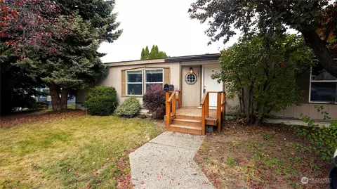 1777 4th St SE, East Wenatchee, WA 98802