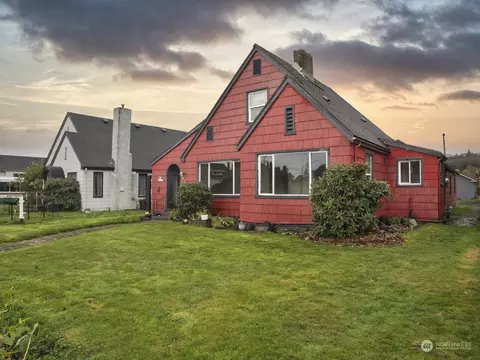 618 W 3rd St, Aberdeen, WA 98520